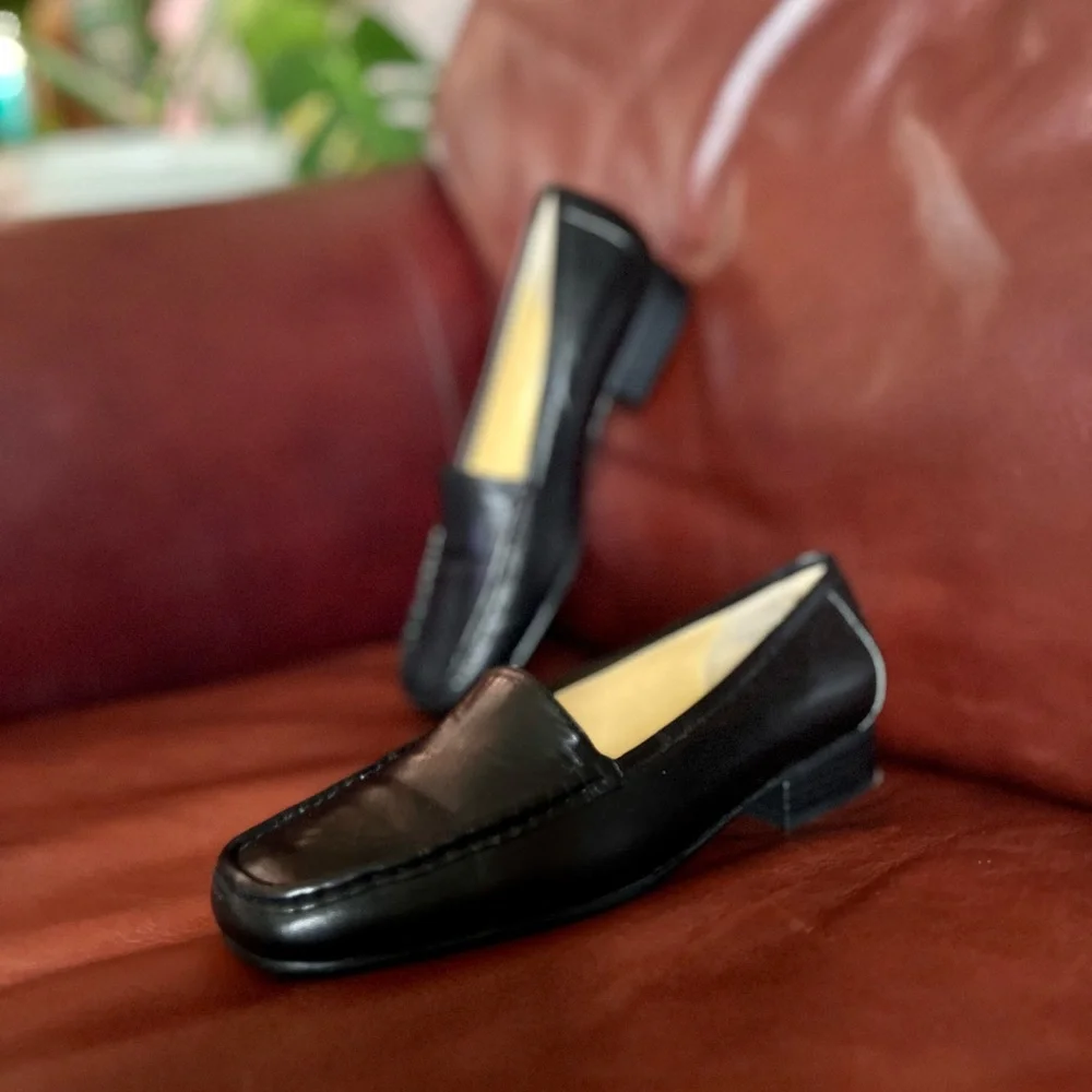 New in Box Vintage Women's Size 7 Bellini Black Leather Flats Loafers
